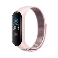 Заредете изображение във визуализатора на галерията – Найлонова каишка за XIAOMI Mi Band 5 / 6 / 7 розова (07)