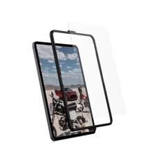 Заредете изображение във визуализатора на галерията – UAG Glass Shield Plus protective glass for iPad 10.9'' 10th generation
