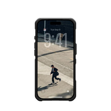 Заредете изображение във визуализатора на галерията – UAG Urban Armor Gear case METROPOLIS LT compatible with MagSafe for IPHONE 17 Pro kevlar black
