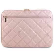 Заредете изображение във визуализатора на галерията – Guess Quilted 4G cover for a 14" laptop - pink

