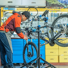 Заредете изображение във визуализатора на галерията – Rockbros MP-02 floor service stand for bicycles with knobs - black
