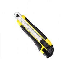 Заредете изображение във визуализатора на галерията – Upholstery knife with replaceable broken blade 18 cm RC-K-790 black yello
