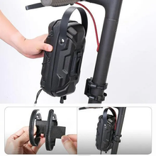 Заредете изображение във визуализатора на галерията – WILDMAN traveling bag for scooter waterproof 2L GD6X black
