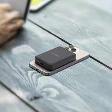 Заредете изображение във визуализатора на галерията – Tech-Protect LifeMag PB11 Powerbank with MagSafe 10000mAh 15W USB-C port - black + USB-C cable
