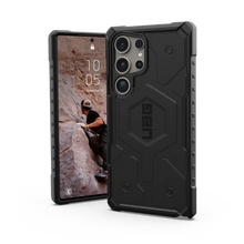 Заредете изображение във визуализатора на галерията – UAG Pathfinder Magnet case for Samsung Galaxy S24 Ultra 5G with magnetic module - black
