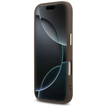Заредете изображение във визуализатора на галерията – GUESS case for IPHONE 17 Pro compatible with MagSafe GUHMP17LP4GTDGMW (4G PU W/ Triangle Logo) gold brown
