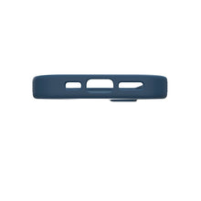 Заредете изображение във визуализатора на галерията – ZAGG case MANHATTAN SNAP compatible with MagSafe for IPHONE 17 ocean abyss
