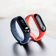 Заредете изображение във визуализатора на галерията – Tech-Protect Smooth case for Xiaomi Mi Band 3/4 - black and red
