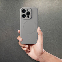 Заредете изображение във визуализатора на галерията – SILICONE MAG COVER case compatible with MagSafe for IPHONE 17 Pro Max titanium
