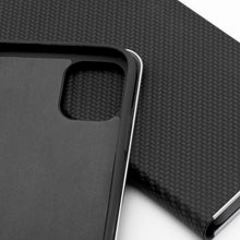 Заредете изображение във визуализатора на галерията – Калъф тип книга LUNA Carbon IPHONE 13 Pro Max черен
