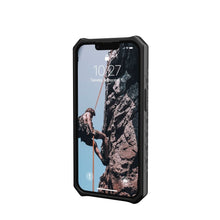 Заредете изображение във визуализатора на галерията – Гръб UAG Urban Armor Gear MONARCH за IPHONE 13 Pro черен
