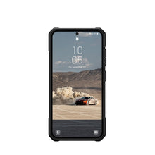 Заредете изображение във визуализатора на галерията – Гръб UAG Urban Armor Gear MONARCH за SAMSUNG S23 5G carbon fiber
