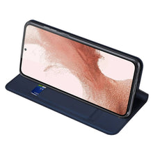Заредете изображение във визуализатора на галерията – Калъф тип книга DUX DUCIS SKIN PRO за SAMSUNG S23 син
