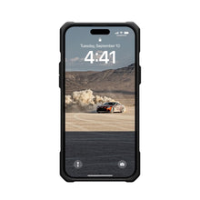 Заредете изображение във визуализатора на галерията – Гръб UAG Urban Armor Gear MONARCH за IPHONE 15 Plus kevlar черен
