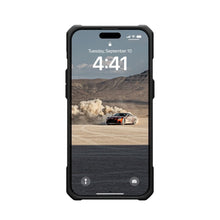 Заредете изображение във визуализатора на галерията – Гръб UAG Urban Armor Gear MONARCH за IPHONE 15 Pro Max carbon fiber
