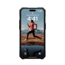 Заредете изображение във визуализатора на галерията – (UAG) Urban Armor Gear Plasma калъф за IPHONE 15 PRO MAX ледено
