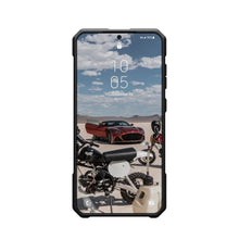 Заредете изображение във визуализатора на галерията – Гръб UAG Urban Armor Gear MONARCH за SAMSUNG S24 Plus 5G carbon fiber
