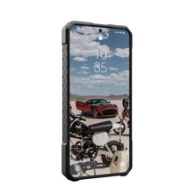 Заредете изображение във визуализатора на галерията – Гръб UAG Urban Armor Gear MONARCH за SAMSUNG S24 Plus 5G carbon fiber
