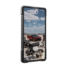 Заредете изображение във визуализатора на галерията – Гръб UAG Urban Armor Gear MONARCH за SAMSUNG S24 Ultra 5G carbon fiber
