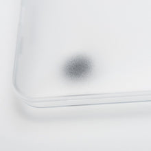 Заредете изображение във визуализатора на галерията – WiWU - iSHIELD Гръб STAND за MacBook Pro 13.3&quot; 2020/2022 - tranparent
