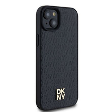 Заредете изображение във визуализатора на галерията – DKNY калъф за IPHONE 15 съвместим с MagSafe DKHMP15SPSHRPSK (DKNY HC MagSafe Pu Повторен модел с логотип) черен
