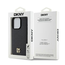 Заредете изображение във визуализатора на галерията – DKNY калъф за IPHONE 15 Pro съвместим с MagSafe DKHMP15LPSHRPSK (DKNY HC MagSafe Pu Повторен модел с логотип) черен
