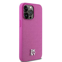 Заредете изображение във визуализатора на галерията – DKNY калъф за IPHONE 15 Pro Max съвместим с MagSafe DKHMP15XPSHRPSP (DKNY HC MagSafe Pu Повторен модел с логотип) розов
