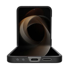 Заредете изображение във визуализатора на галерията – Оригинален гръб SPIGEN AIRSKIN for SAMSUNG Z Flip 6 aramid черен
