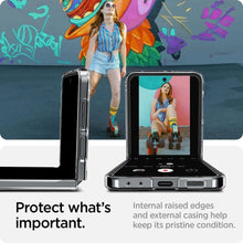 Заредете изображение във визуализатора на галерията – Оригинален гръб SPIGEN AIRSKIN for SAMSUNG Z Flip 6 crystal clear
