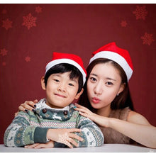 Заредете изображение във визуализатора на галерията – Santa Claus hat with pompom RC-K-296 red
