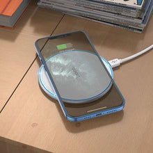 Заредете изображение във визуализатора на галерията – HOCO wireless charger with light 2A 15W CW6 Pro white
