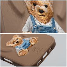 Заредете изображение във визуализатора на галерията – Гръб ZUCK BEAR EVERLEY compatible with MagSafe 16 Pro champaign златист
