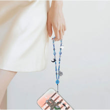 Заредете изображение във визуализатора на галерията – ZUCK BEAR wrist strap FREDA BEADED blue
