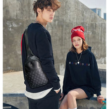 Заредете изображение във визуализатора на галерията – ZUCK BEAR shoulder bag GERALD black
