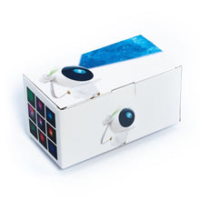 Заредете изображение във визуализатора на галерията – Astronaut star projector X2062 white
