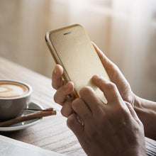 Заредете изображение във визуализатора на галерията – Калъф тип книга ELEGANCE за IPHONE 14 Plus златист
