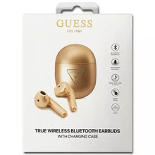 Заредете изображение във визуализатора на галерията – Bluetooth слушалки стерео TWS GUESS с докинг станция GUTWST82TRD (Triangle Logo / златно)
