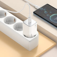 Заредете изображение във визуализатора на галерията – HOCO стенен адаптер 2 x Type C + USB A QC PD 65W GaN N30 бяло
