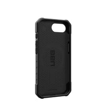Заредете изображение във визуализатора на галерията – UAG Urban Armor Gear case PATHFINDER compatible with MagSafe for IPHONE 16e black
