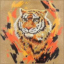 Заредете изображение във визуализатора на галерията – NIMMY case TIGER compatible with MagSafe for IPHONE 16 Pro light brown
