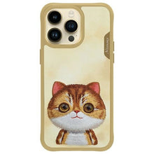 Заредете изображение във визуализатора на галерията – Гръб NIMMY BIG EYED PET 2.0 Cat за IPHONE 15 Pro khaki
