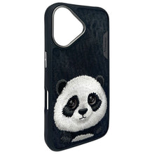 Заредете изображение във визуализатора на галерията – Гръб NIMMY BIG EYED PET 2.0 Panda за IPHONE 16 черен
