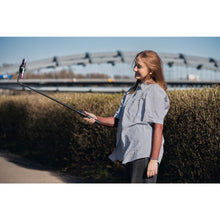 Заредете изображение във визуализатора на галерията – FORCELL F-GRIP MagSelfie S100M selfie stick with wireless control black
