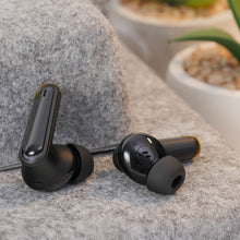 Заредете изображение във визуализатора на галерията – HOCO wireless earphones bluetooth TWS EQ23 black
