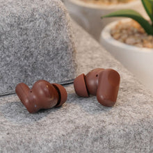 Заредете изображение във визуализатора на галерията – HOCO wireless earphone bluetooth TWS EQ19 brown
