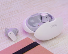 Заредете изображение във визуализатора на галерията – HOCO wireless earphones bluetooth TWS EW203 white
