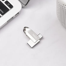 Заредете изображение във визуализатора на галерията – HOCO pendrive USB A + USB C UD8 32GB USB3.0 + USB C
