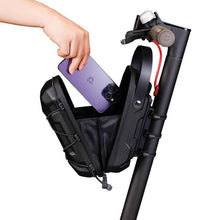Заредете изображение във визуализатора на галерията – WILDMAN traveling bag for scooter waterproof 3L GD6X Plus black
