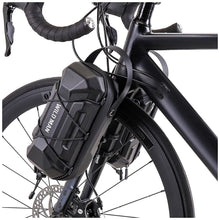 Заредете изображение във визуализатора на галерията – WILDMAN traveling bag for scooter waterproof 3L GD6X Plus black
