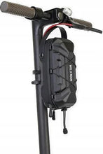 Заредете изображение във визуализатора на галерията – WILDMAN traveling bag for scooter waterproof 2L GD9X black
